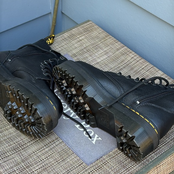 NWT Dr. Martens Jadin III Leather Lace Up Boots with air cushioned Blk Size 7 - Picture 10 of 15